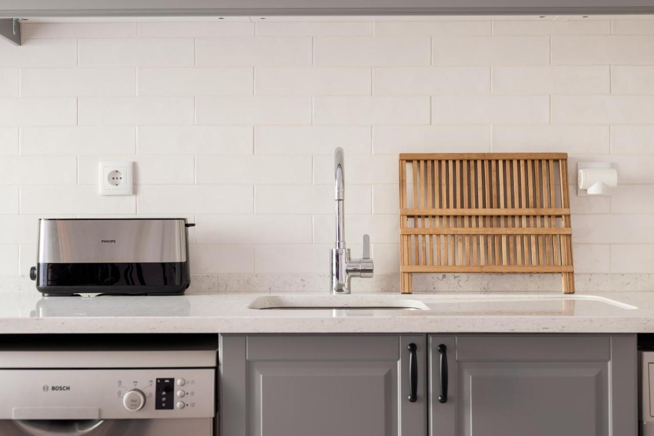 Feel Home In This Stunning Renovated Nest In Graca Lisbon Bagian luar foto