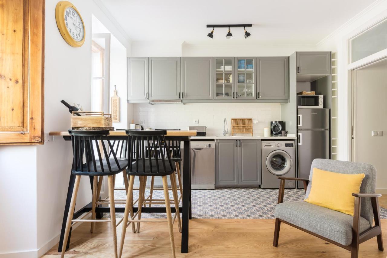 Feel Home In This Stunning Renovated Nest In Graca Lisbon Bagian luar foto