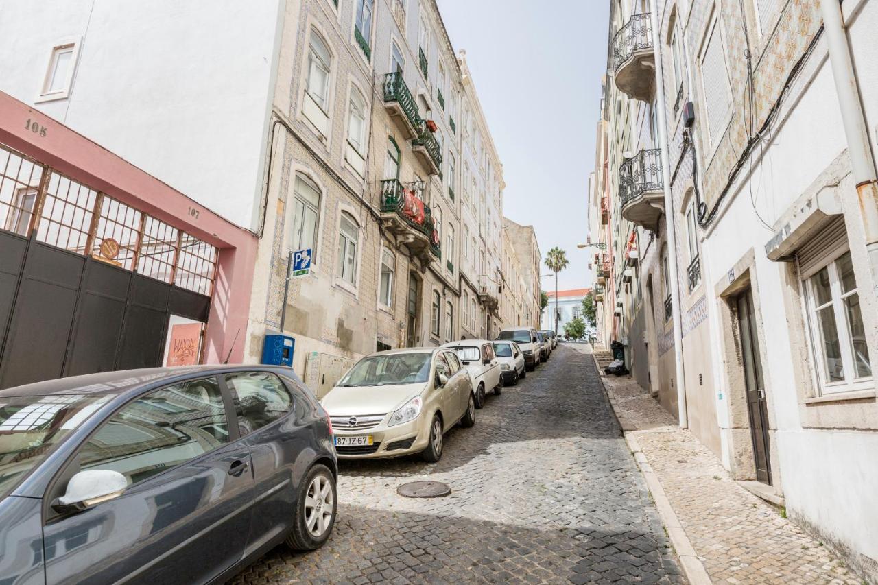 Feel Home In This Stunning Renovated Nest In Graca Lisbon Bagian luar foto