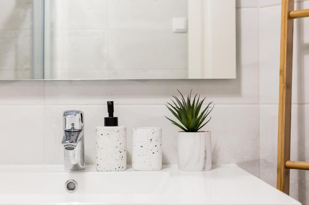 Feel Home In This Stunning Renovated Nest In Graca Lisbon Bagian luar foto