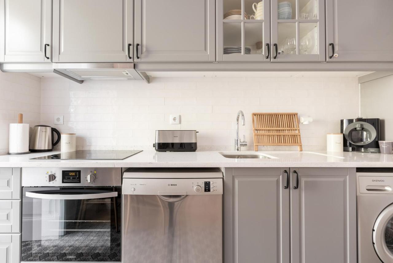 Feel Home In This Stunning Renovated Nest In Graca Lisbon Bagian luar foto
