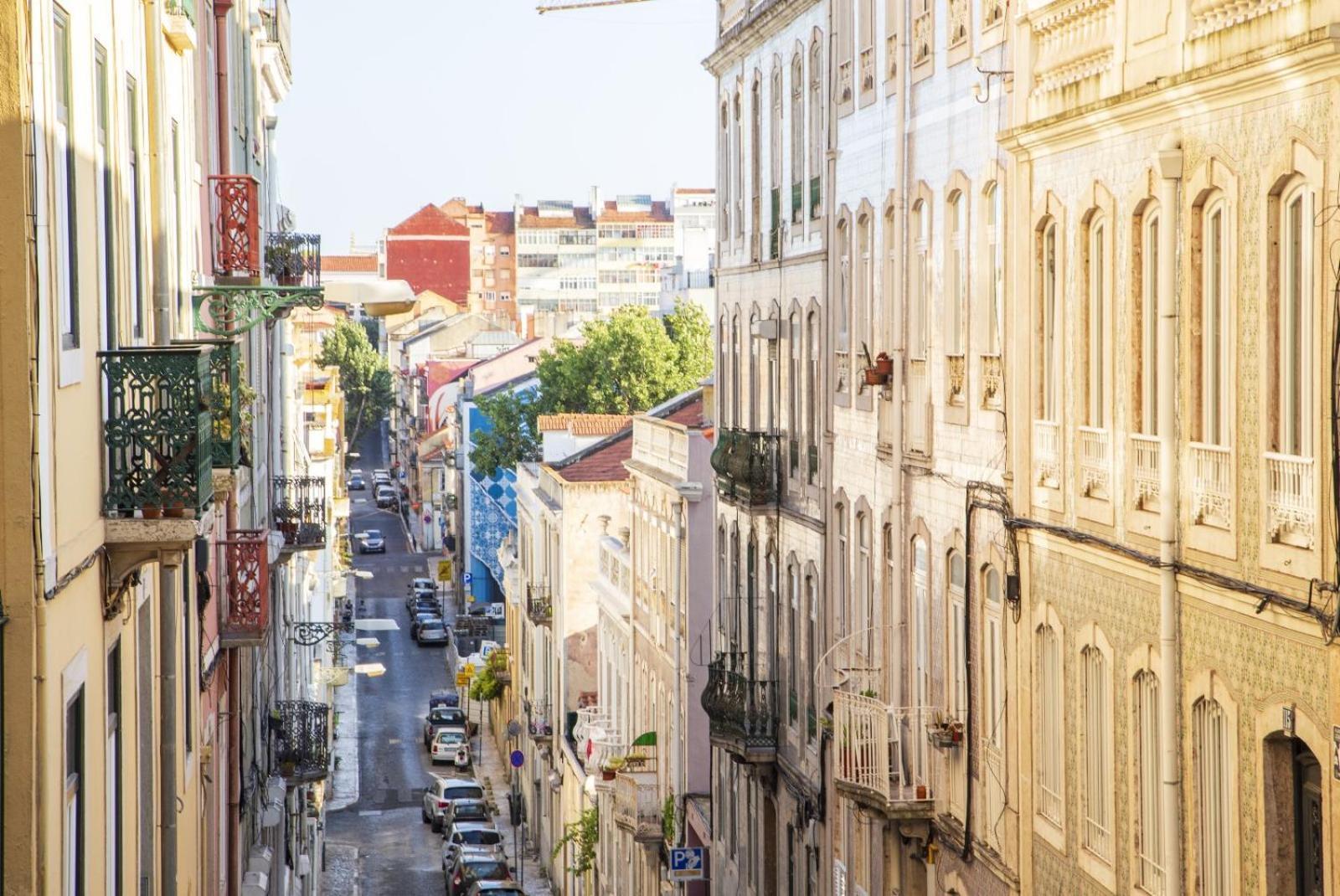Feel Home In This Stunning Renovated Nest In Graca Lisbon Bagian luar foto